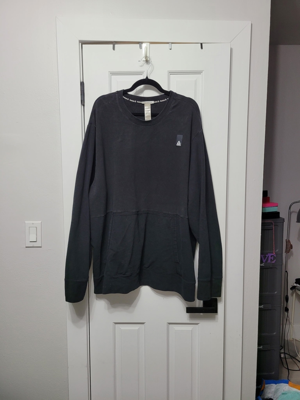 Reebok Men's Black Crewneck Sweatshirt with Logo Patch